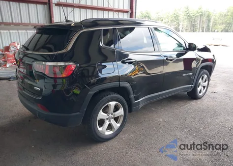 2018 Jeep Compass Latitude 4X4 z USA, uszkodzony, nr VIN 3C4NJDBB4JT457018